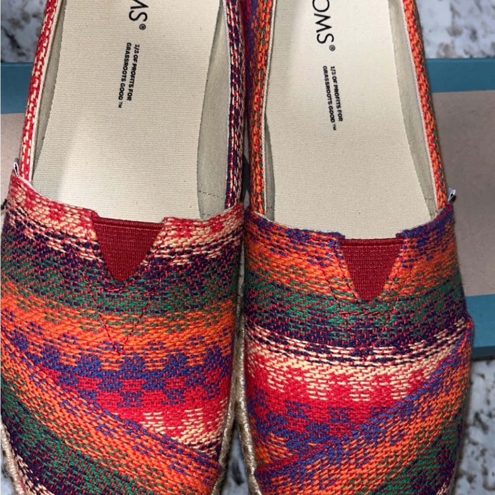 TOMS - Picture 5 of 6